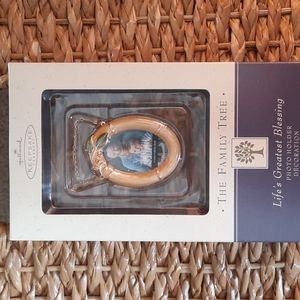 Set of 3 Hallmark Family Tree Photo Holder Ornament